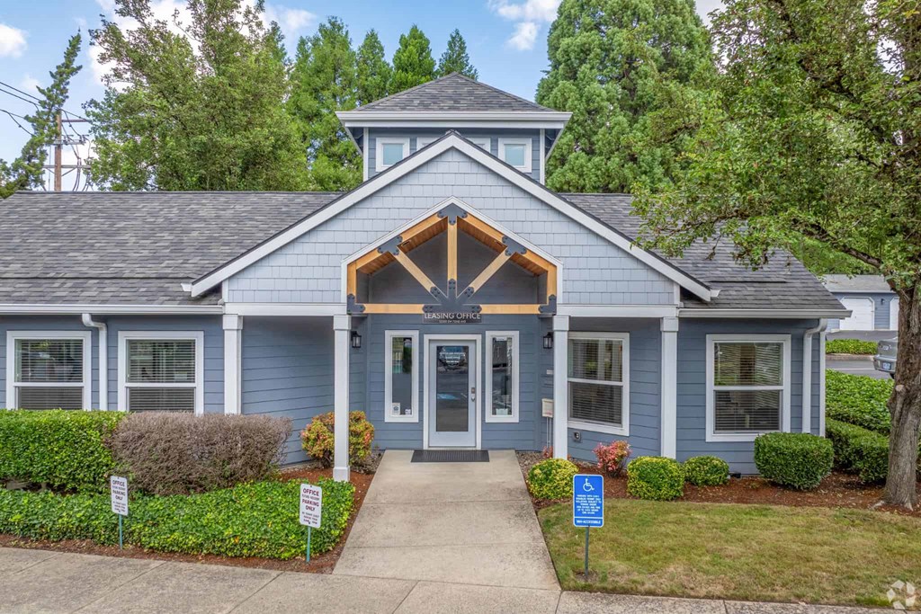 Leasing office at Hampton Park