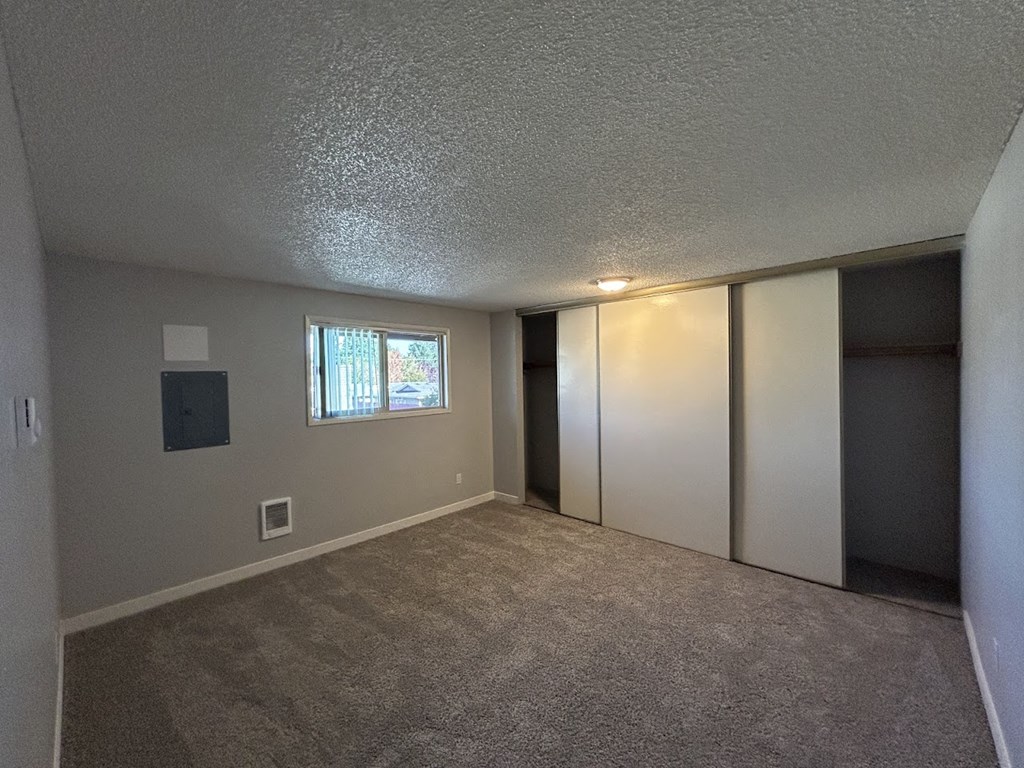 Eagle Point Apartments Vancouver, WA Bedroom