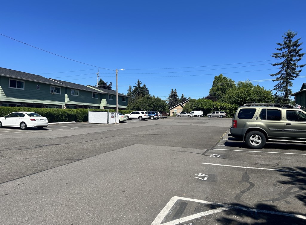 Mt. Pleasant Apartments Parking Lot