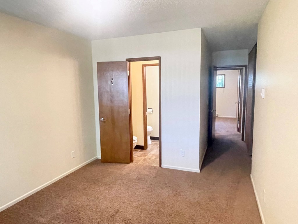 Metro Park Terrace  hallway of a bedroom