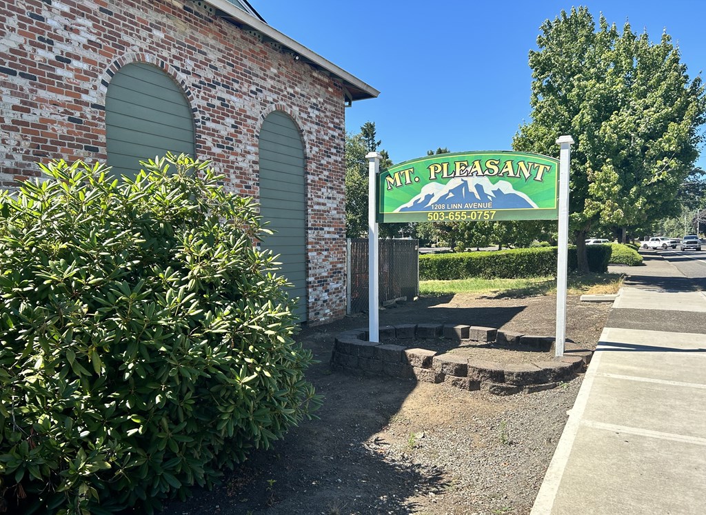 Mt. Pleasant Apartments Sign