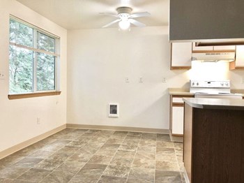 Dining Room - Photo Gallery 14