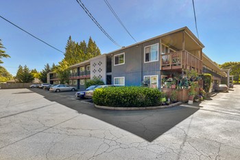 Side of Building - Photo Gallery 3