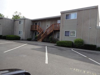 Exterior of Building - Photo Gallery 4