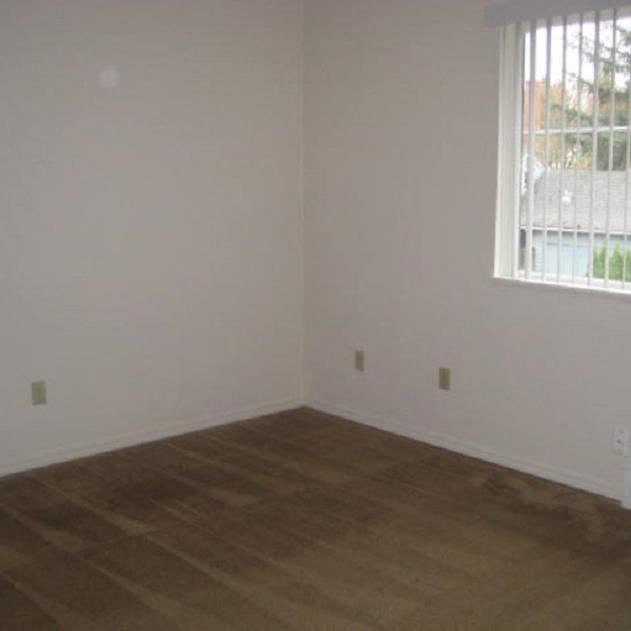 Carleton Terrace Apartments, 4725 SW Luradel Street, Portland, OR