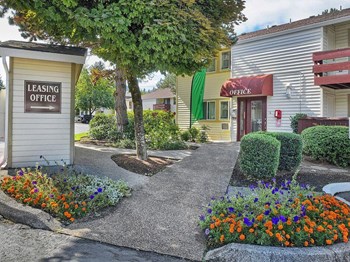 Leasing Office Sign - Photo Gallery 3