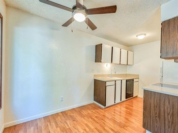 Dining Room - Photo Gallery 2