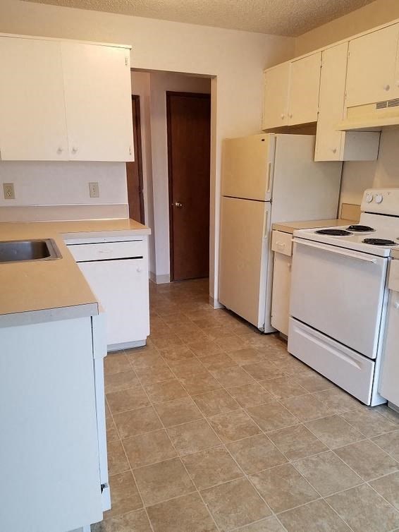 Rochelle Apartments Kitchen