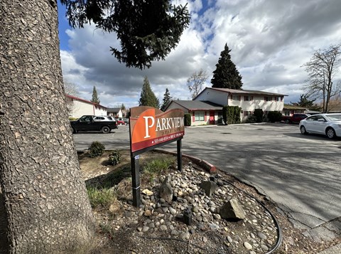 Parkview Apartments Sign