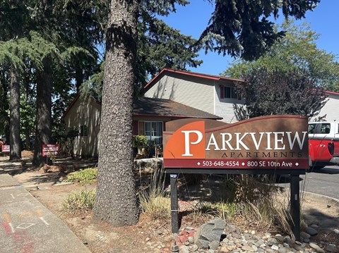 Parkview Apartments Sign