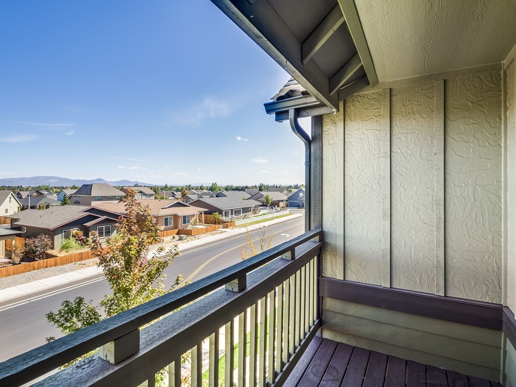 Glacier Vista Apartments Balcony