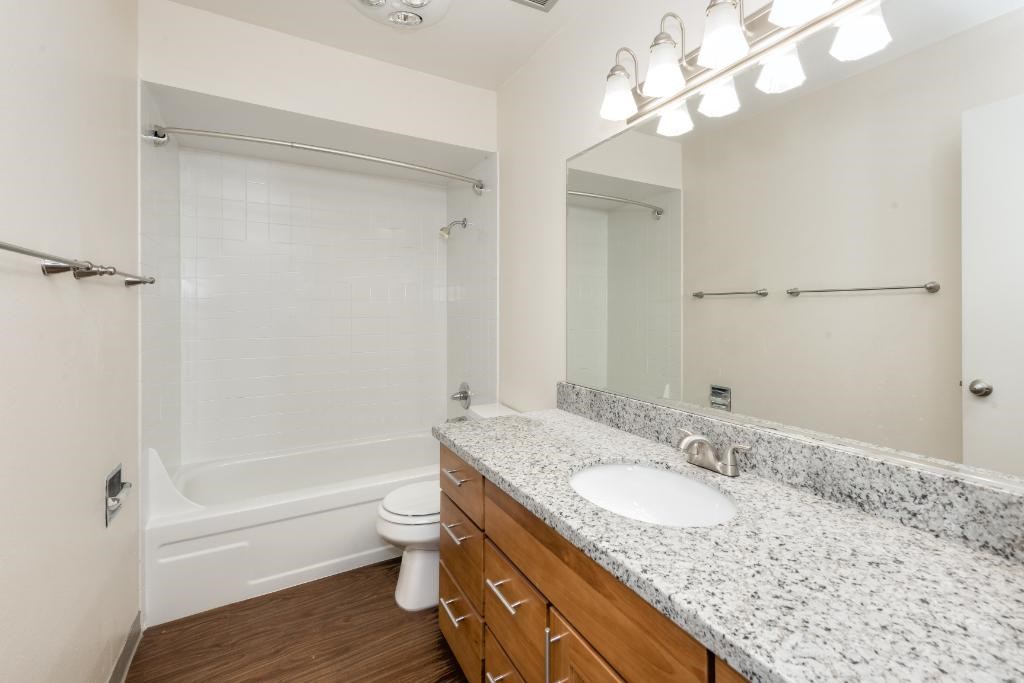 Royal Greens Bathroom