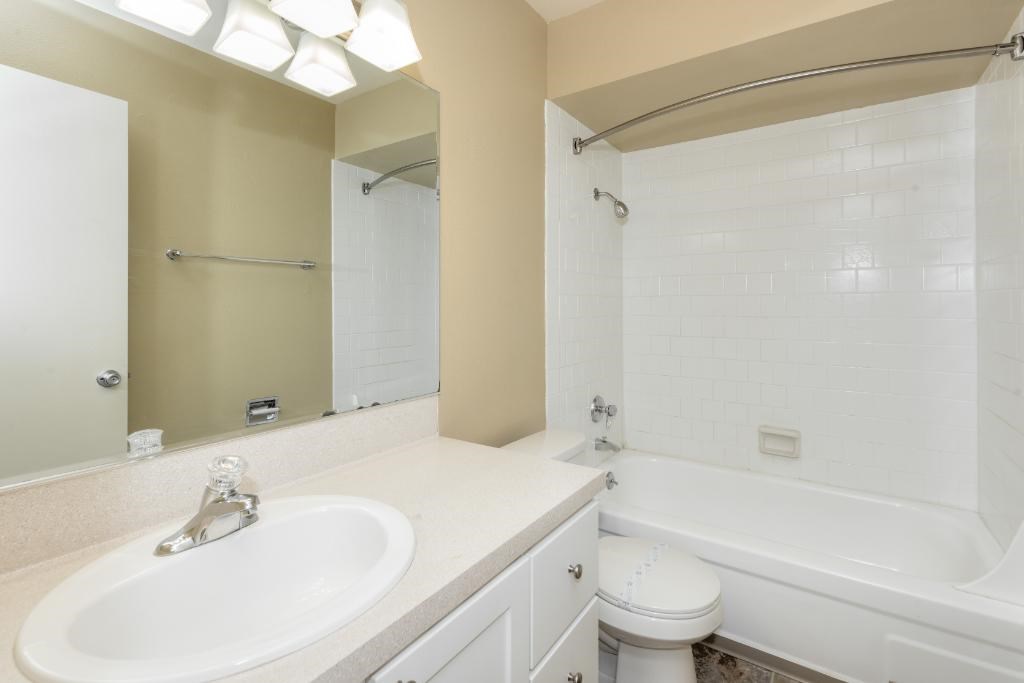 Royal Greens Bathroom