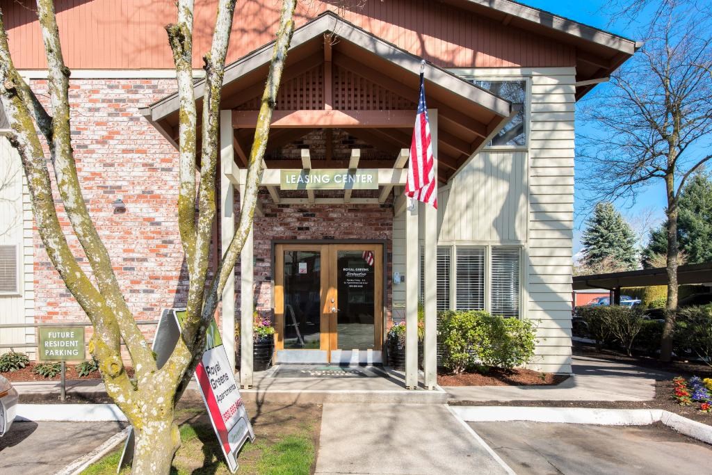 Royal Greens Leasing Center
