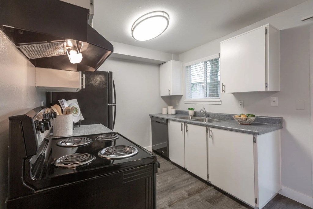 Somerset West Apartments - Portland, Oregon