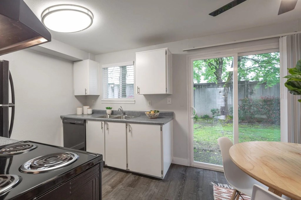 Somerset West Apartments - Portland, Oregon