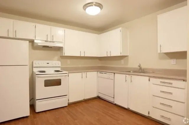 Somerset West Apartments - Portland, Oregon