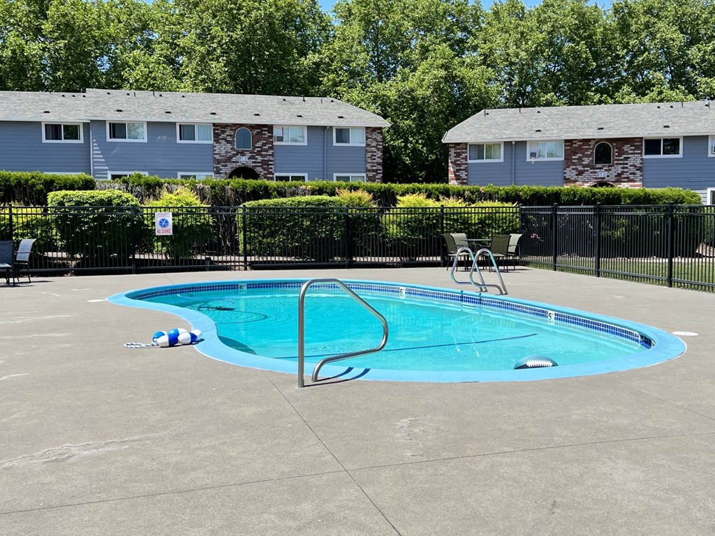 Stafford Court Apartments Pool