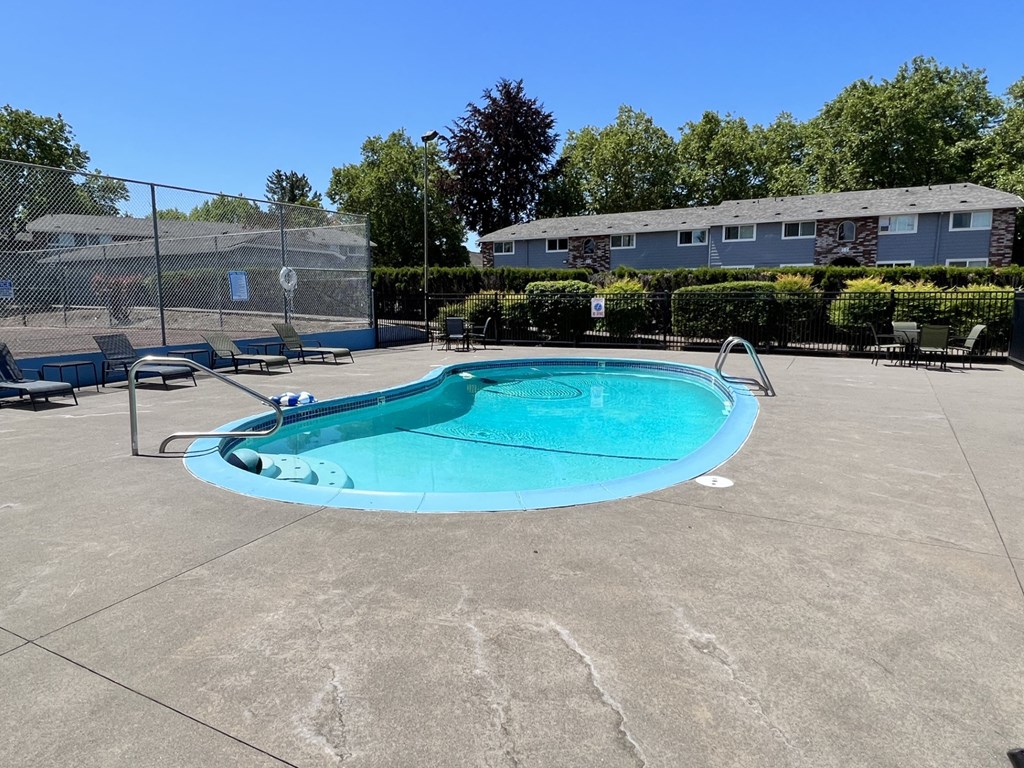 Stafford Court Apartments Pool