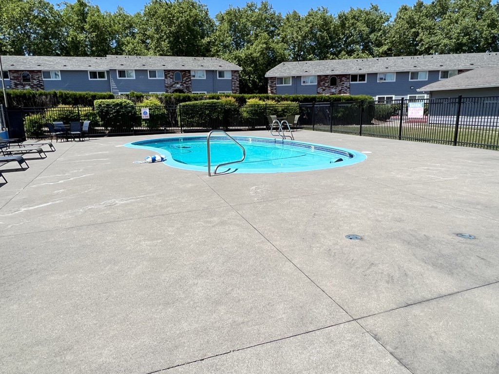Stafford Court Apartments Pool