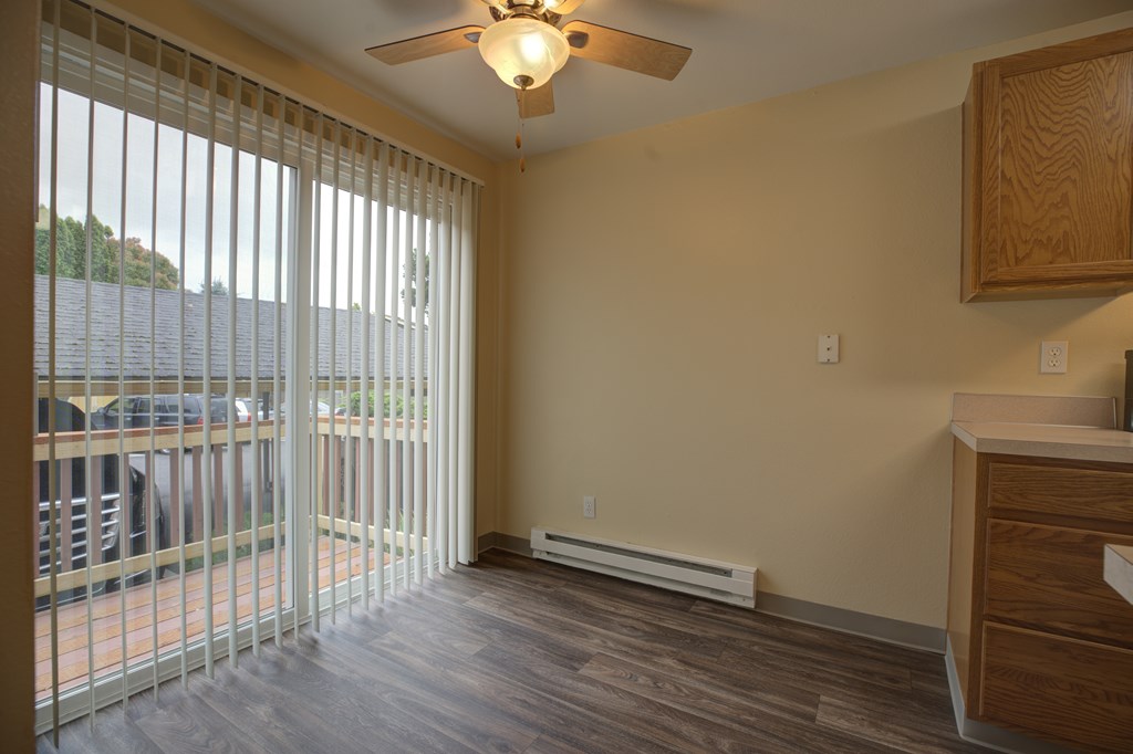 The Ranch Apartments Dining Area