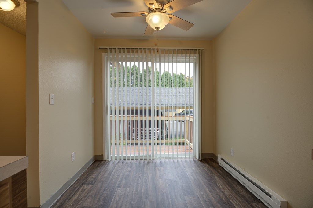 The Ranch Apartments Dining Area