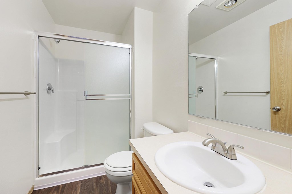 Andrea Place Apartments Bathroom