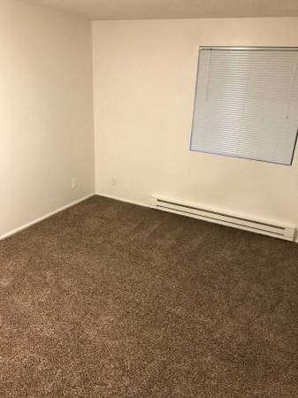 Browning Avenue Apartments Bedroom