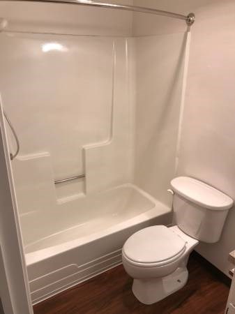 Browning Avenue Apartments Bathroom