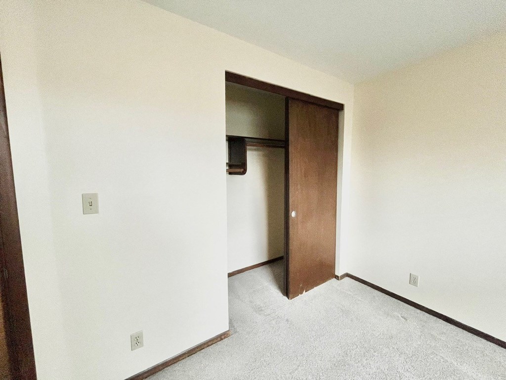 Bush Park Apartments Closet