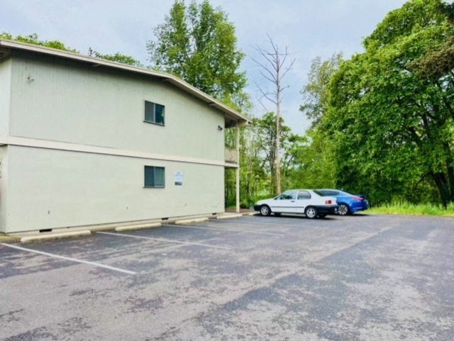 Bush Park Apartments Parking Lot