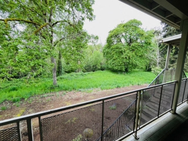 Bush Park Apartments Balcony