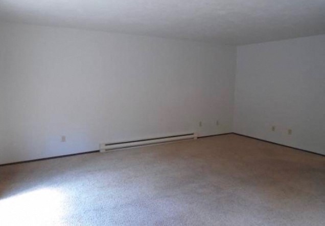 Bush Park Apartments Bedroom