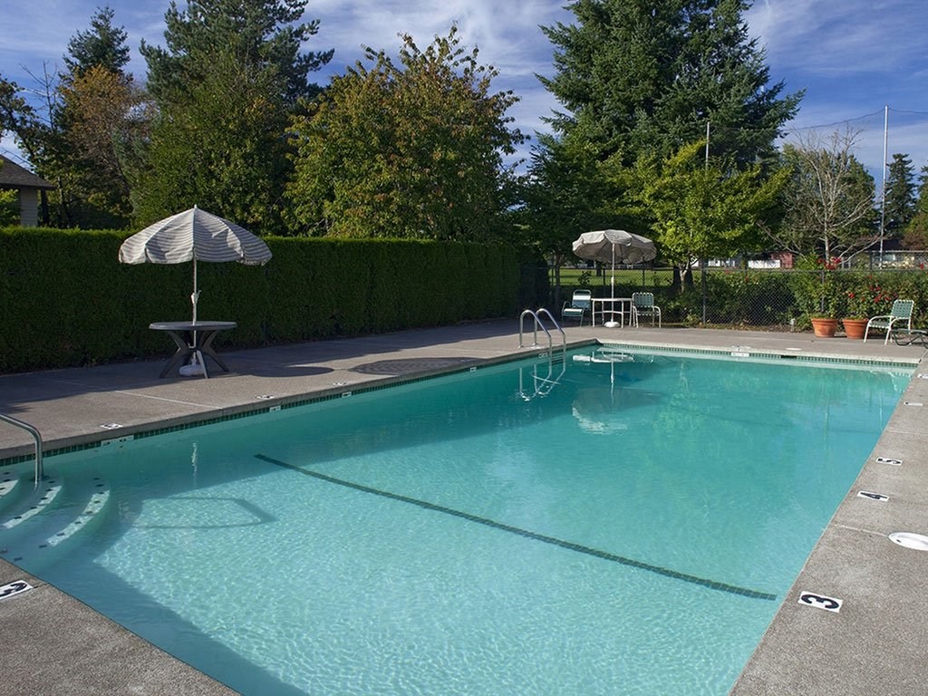 Pool at Royal Greens Apartments, Gresham, OR