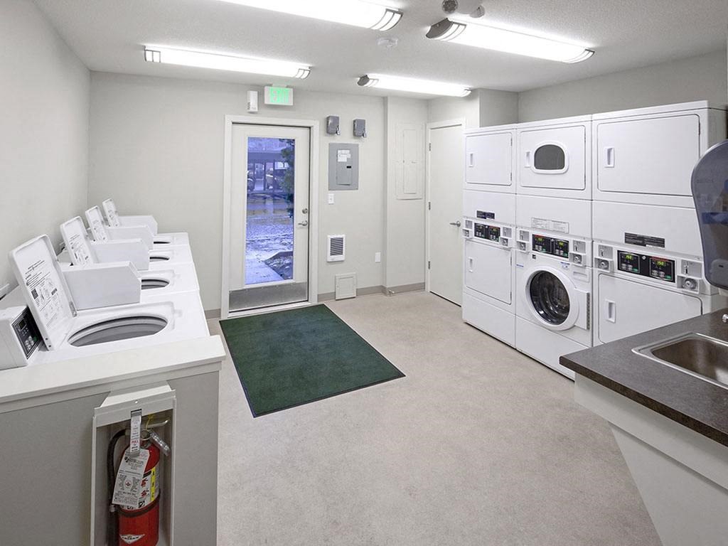 Laundry Facility at Royal Greens Apartments, Gresham, OR