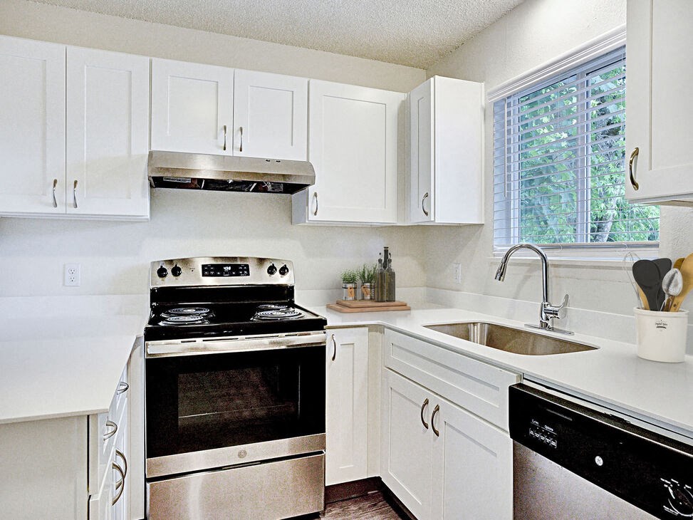 Kitchen Sunset Station Apartments Portland Oregon 