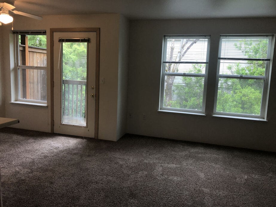 Barbur Heights Apartments Living Room