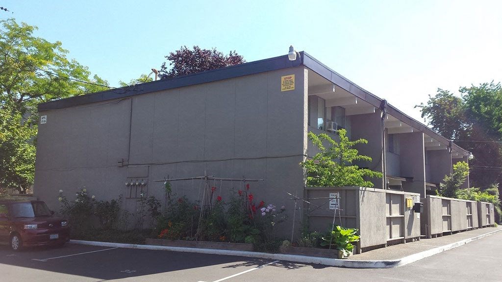 Kalani Apartments Exterior of Building