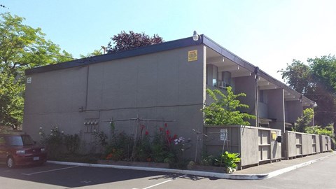 Kalani Apartments Exterior of Building
