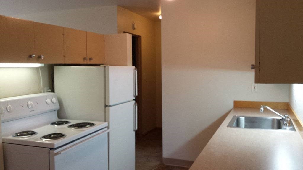 Kalani Apartments Kitchen