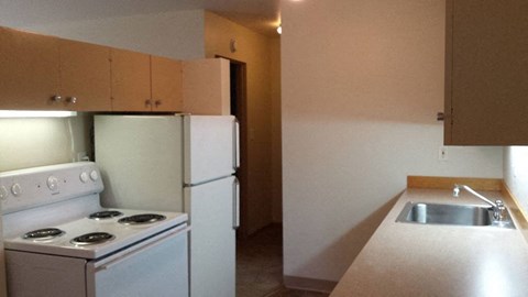 Kalani Apartments Kitchen
