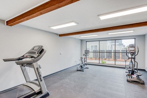 Queen Court Apartments Fitness Room
