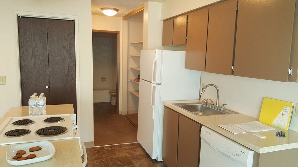 Tristin Square Apartments Kitchen