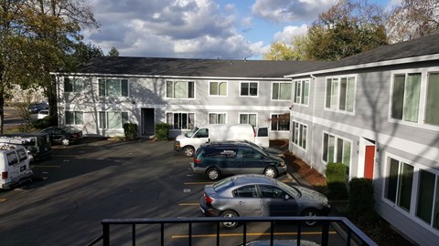 Tristin Square Apartments Parking Lot