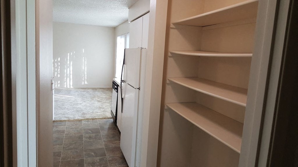 Tristin Square Apartments Pantry