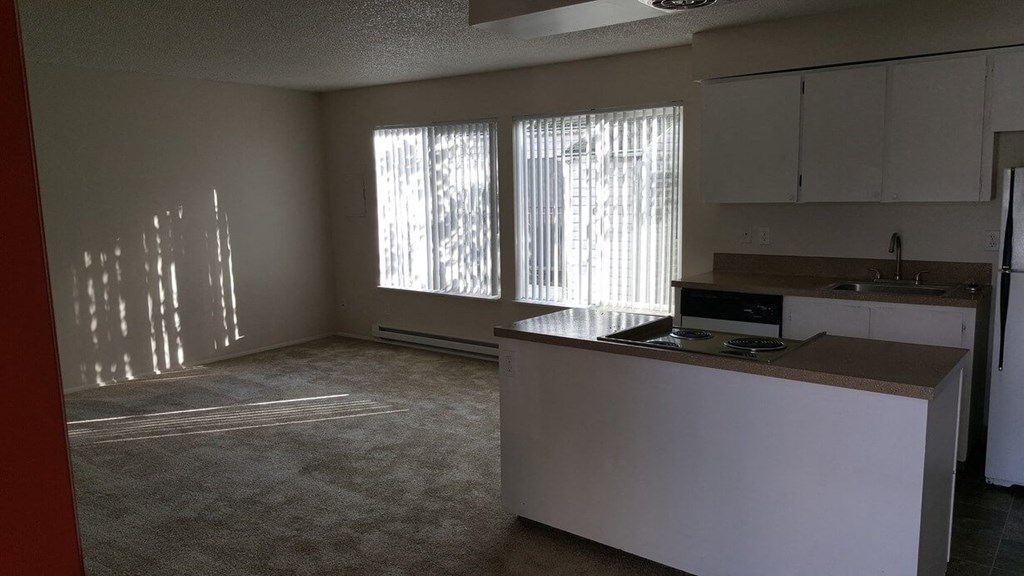 Tristin Square Apartments Living Room