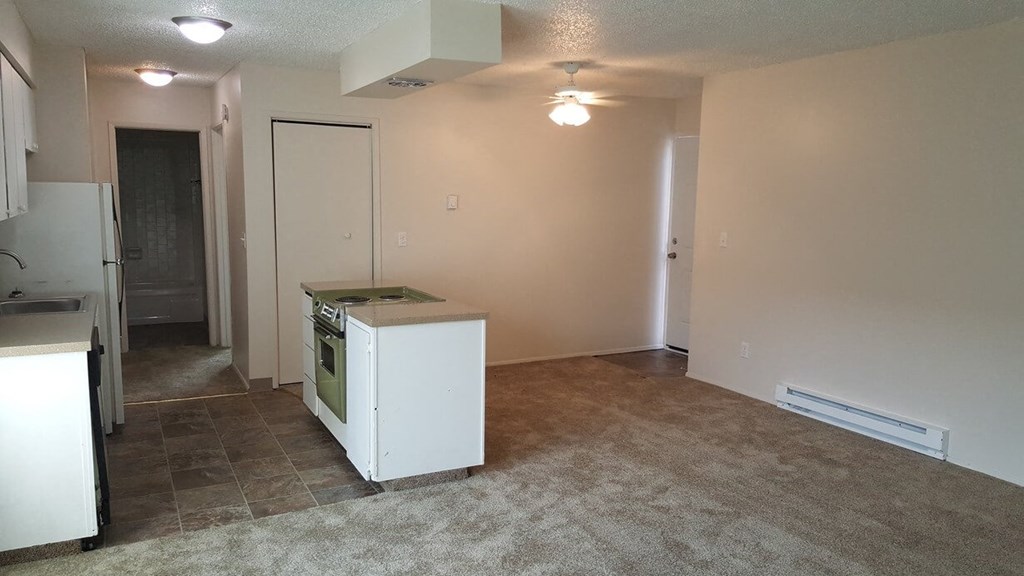 Tristin Square Apartments Living Room