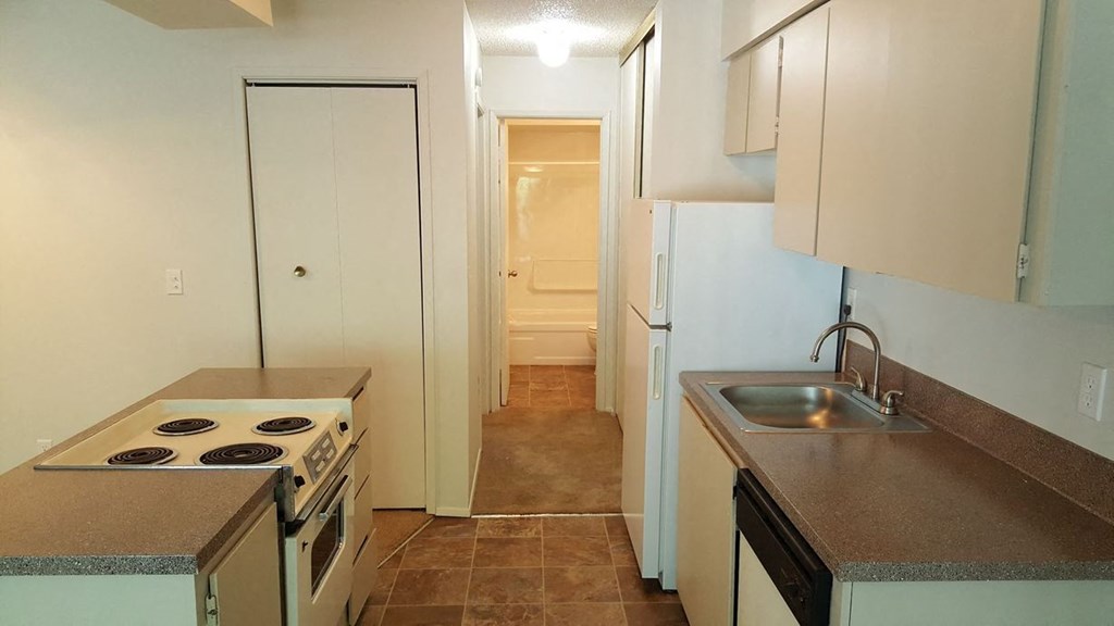 Tristin Square Apartments Kitchen