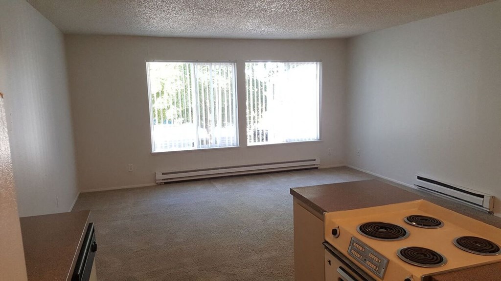 Tristin Square Apartments Living Room