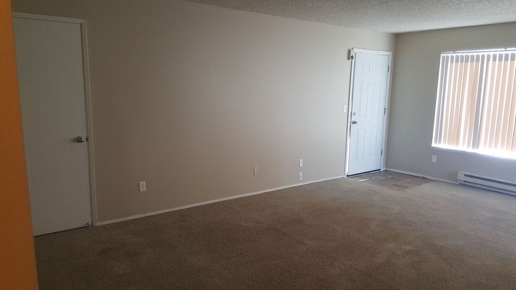 Tristin Square Apartments Living Room